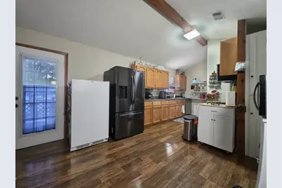 911 Brazos Street, Lockhart, TX 78644 - Photo 18