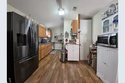 911 Brazos Street, Lockhart, TX 78644 - Photo 18