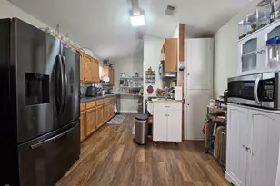 911 Brazos St, Lockhart, TX 78644 - Photo 18