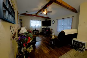 911 Brazos St, Lockhart, TX 78644 - Photo 6