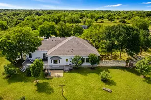 268 Privada Dr, Del Valle, TX 78617 - Photo 1