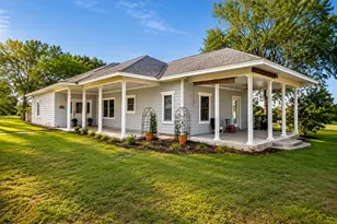 268 Privada Dr, Del Valle, TX 78617 - Photo 2