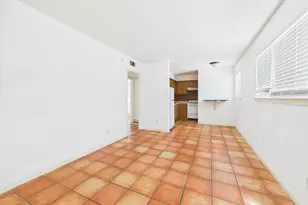 803 W 28th St, Austin, TX 78705 - Photo 6