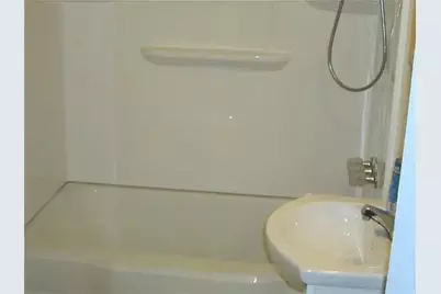 2105 North Drive, Taylor, TX 76574 - Photo 16