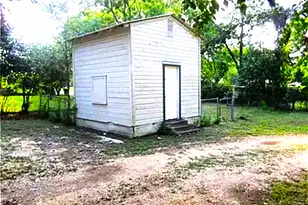 2105 North Dr, Taylor, TX 76574 - Photo 14