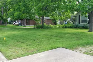 2105 North Dr, Taylor, TX 76574 - Photo 8