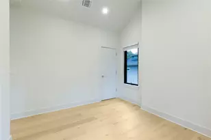 1116 Walton Ln, Austin, TX 78721 - Photo 10