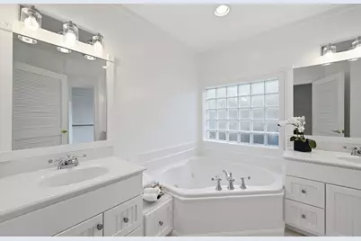 2106 Cypress Point E, Austin, TX 78746 - Photo 22