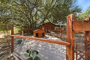 601 Echo Dr, Spicewood, TX 78669 - Photo 30