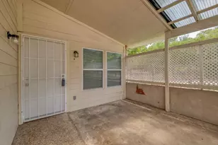 2700 Catalina Dr, Austin, TX 78741 - Photo 2