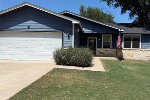 132 Waianae Ct, Bastrop, TX 78602 - Photo 2