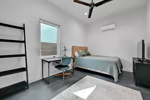 2812 E 4th St, Austin, TX 78702 - Photo 14
