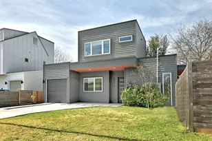 2812 E 4th St, Austin, TX 78702 - Photo 2