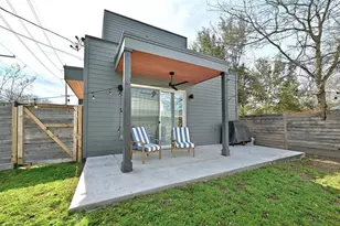 2812 E 4th St, Austin, TX 78702 - Photo 24