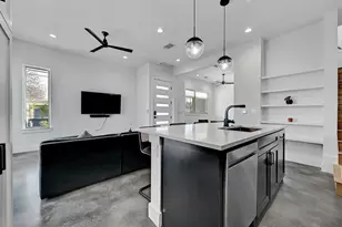2812 E 4th St, Austin, TX 78702 - Photo 12