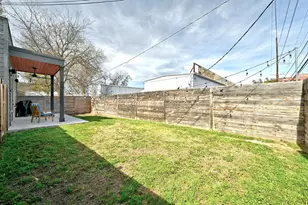 2812 E 4th St, Austin, TX 78702 - Photo 26