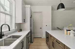 2209 Woodland Ave, Austin, TX 78741 - Photo 12