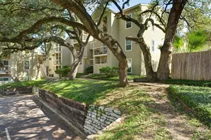 114 E 31st St, Austin, TX 78705 - Photo 2