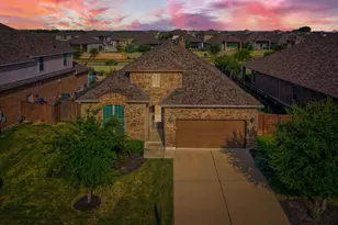 313 Pendent Dr, Liberty Hill, TX 78642 - Photo 2