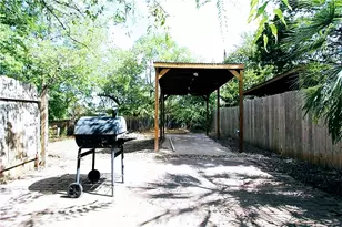 1906 Woodland Ave, Austin, TX 78741 - Photo 14
