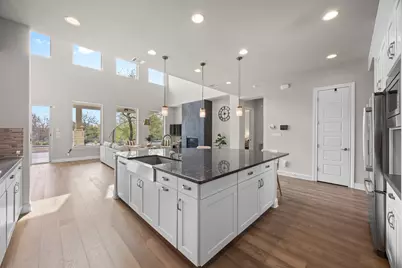 15705 Colinas Cove, Bee Cave, TX 78738 - Photo 16