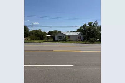 504 E Young Street, Llano, TX 78643 - Photo 2