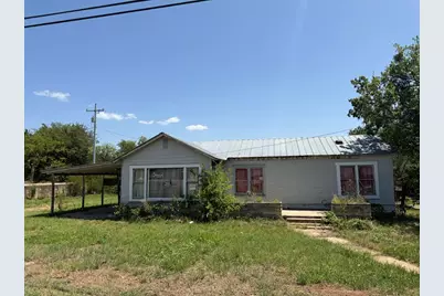 504 E Young Street, Llano, TX 78643 - Photo 1