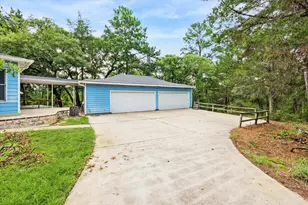 222 Pony Express Dr, Smithville, TX 78957 - Photo 4