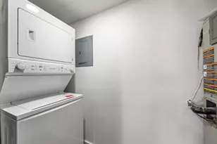 907 W Travis St, Fredericksburg, TX 78624 - Photo 10