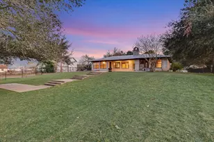 1005 Colorado St, Smithville, TX 78957 - Photo 24