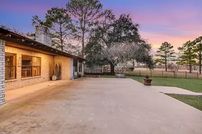 1005 Colorado Street, Smithville, TX 78957 - Photo 6