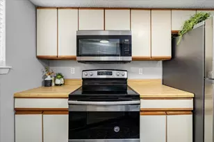 2500 Burleson Rd, Austin, TX 78741 - Photo 10