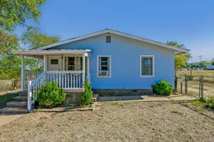 802 N Ave N, Johnson City, TX 78636 - Photo 1