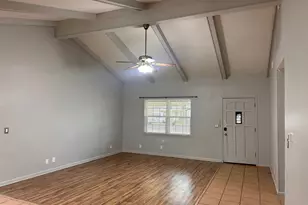 110 Jones St, Bastrop, TX 78602 - Photo 4