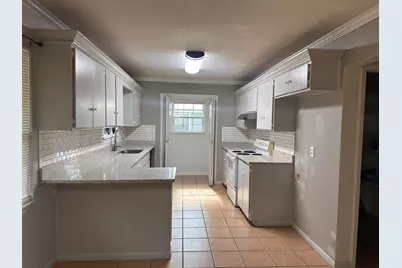 110 Jones Street, Bastrop, TX 78602 - Photo 8