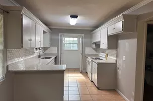 110 Jones St, Bastrop, TX 78602 - Photo 8