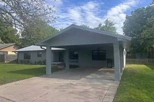 110 Jones St, Bastrop, TX 78602 - Photo 2