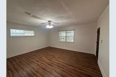 110 Jones Street, Bastrop, TX 78602 - Photo 18