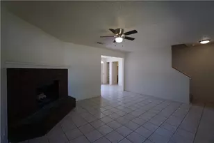 112 Creekside Dr, Hutto, TX 78634 - Photo 4