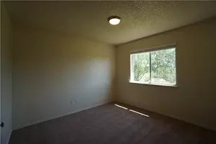 112 Creekside Dr, Hutto, TX 78634 - Photo 12