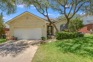 809 Hilltop Dr, Leander, TX 78641 - Photo 2