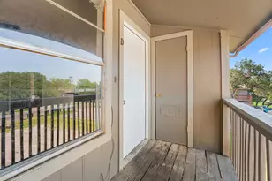 608 Bracewood Cir, San Marcos, TX 78666 - Photo 14