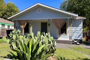 1131 Ebert Ave, Austin, TX 78721 - Photo 1