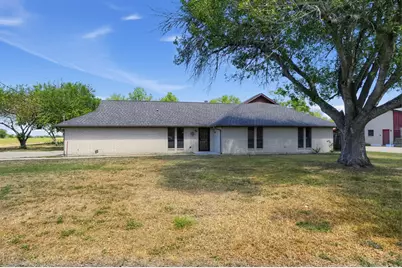 1419 W San Antonio Street, Lockhart, TX 78644 - Photo 1