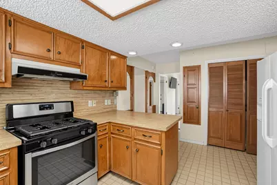 1419 W San Antonio Street, Lockhart, TX 78644 - Photo 6