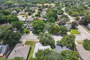 2305 Raintree Path, Round Rock, TX 78664 - Photo 32