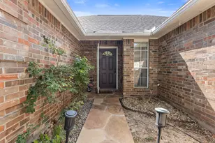 2305 Raintree Path, Round Rock, TX 78664 - Photo 4