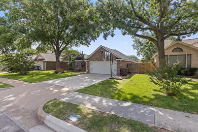 2305 Raintree Path, Round Rock, TX 78664 - Photo 2