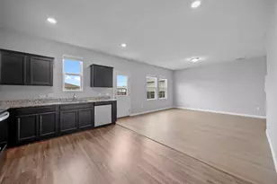 320 Bell Rings Dr, Jarrell, TX 76537 - Photo 12