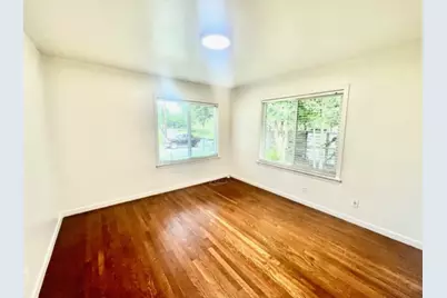 1109 Davis Street, Taylor, TX 76574 - Photo 8